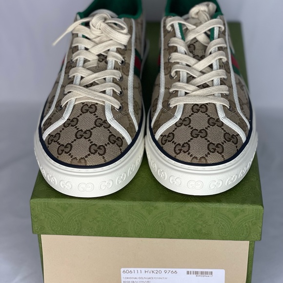 Brand New never worn 100% authentic. UK SZ 9 - Picture 2 of 13